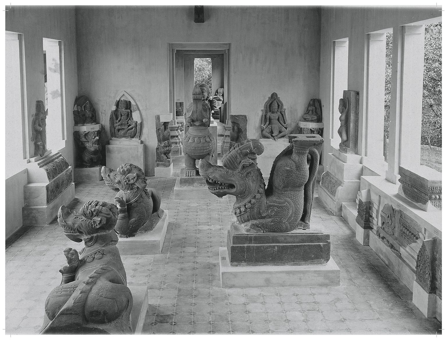 Salle du musée d’art cham à Tourane (actuelle Da Nang)